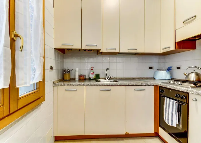 ريزيدنسا جولدوني فندق مبيت وإفطار البندقية