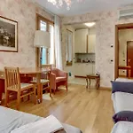 Residenza Goldoni Bed & Breakfast 3*