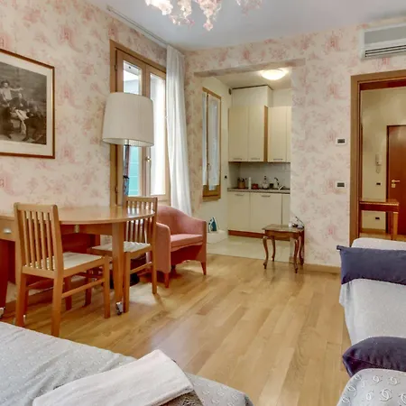 Residenza Goldoni Couette-café 3*