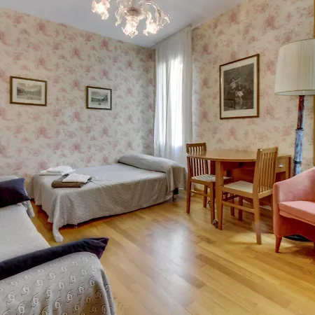 Residenza Goldoni Couette-café 3*