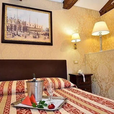 Residenza Goldoni Couette-café 3*