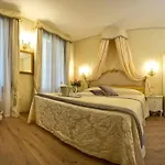 Residenza Goldoni Oda ve Kahvaltı Venedik