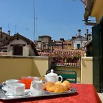 Residenza Goldoni Oda ve Kahvaltı Venedik