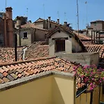 Oda ve Kahvaltı Residenza Goldoni