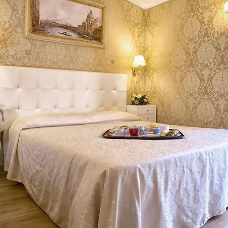 Bed & Breakfast Residenza Goldoni 3*