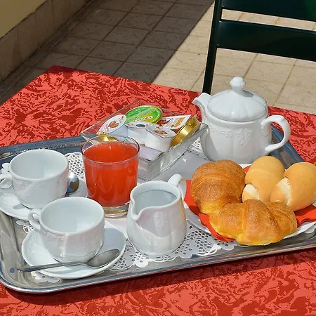 ريزيدنسا جولدوني فندق مبيت وإفطار 3*