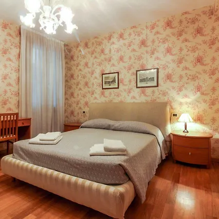 ريزيدنسا جولدوني فندق مبيت وإفطار 3*